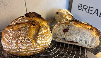 White levain tomato bread